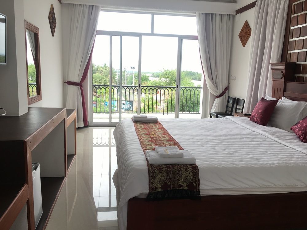 Отель Kampot View Boutique Экстерьер фото