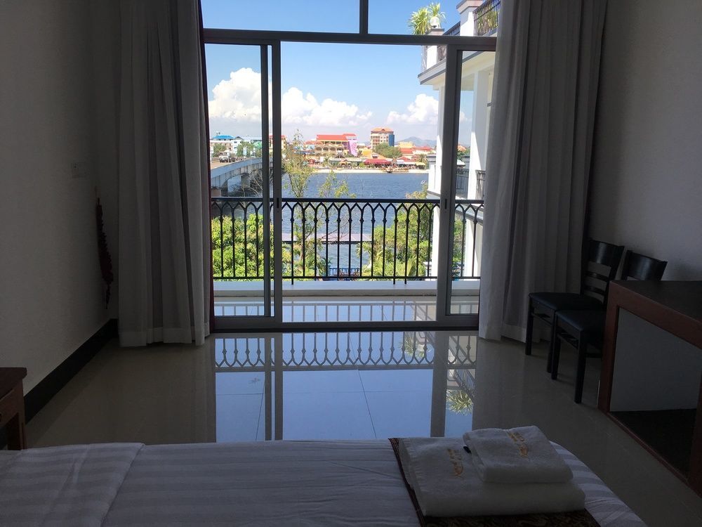 Отель Kampot View Boutique Экстерьер фото